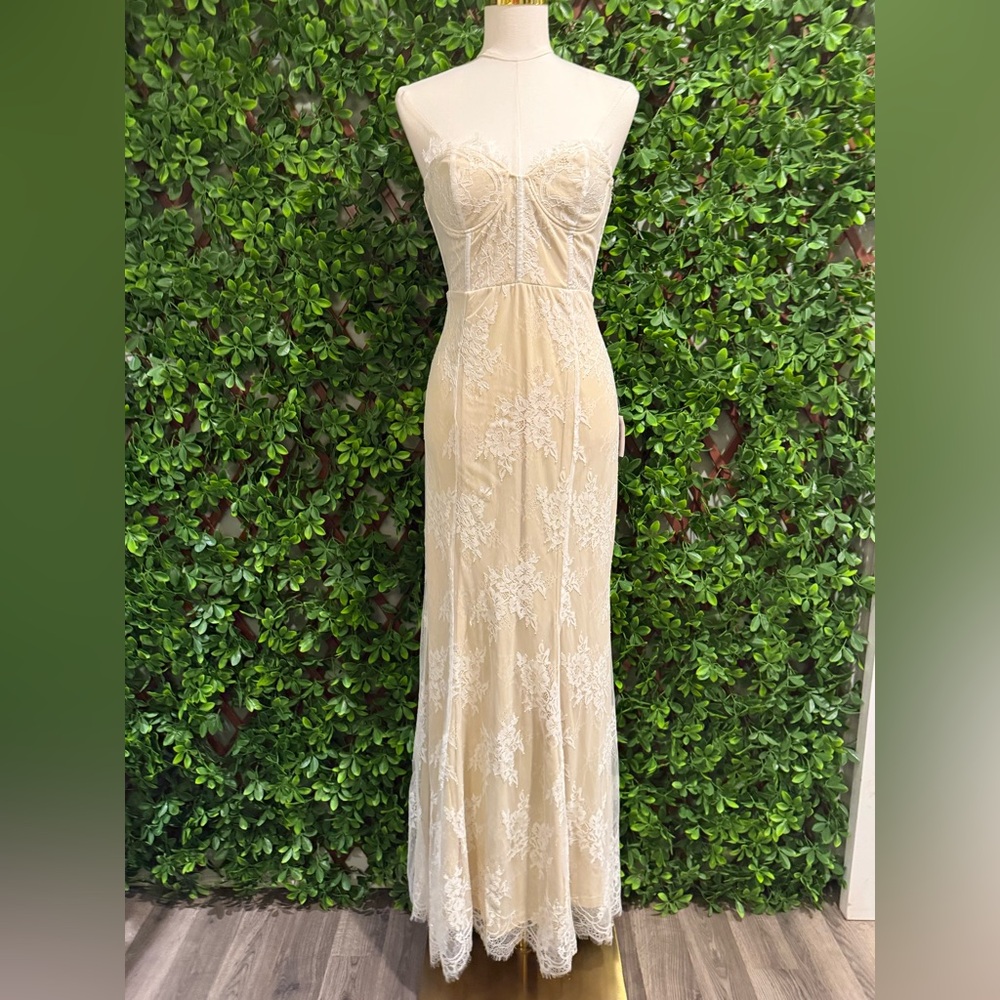 NWT- Moment of Elegance White Lace Strapless Mermaid Dress - Picture 4 of 16